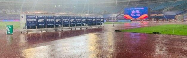 九游体育官网- 尼斯主场草皮遭暴雨破坏，比赛延期举行  